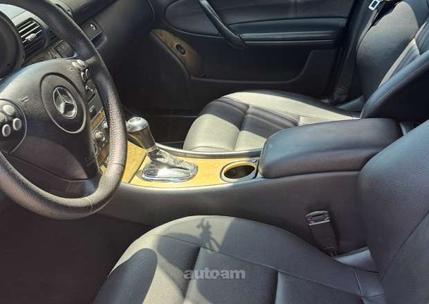 Mercedes-Benz C 230