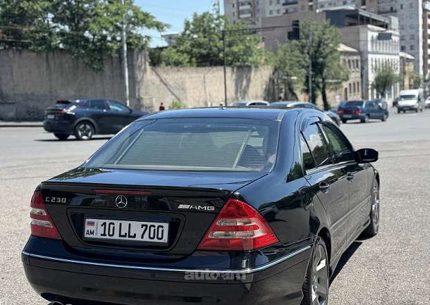 Mercedes-Benz C 230