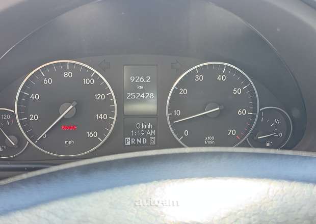 Mercedes-Benz C 230