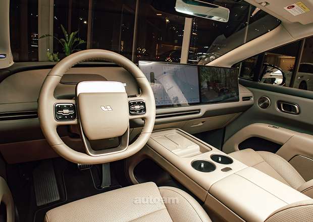 Lixiang i8