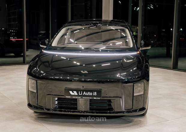 Lixiang i8