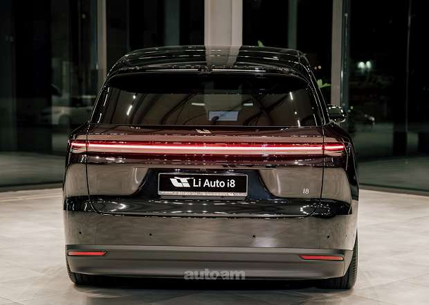 Lixiang i8