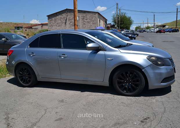 Suzuki Kizashi 2010 — լուսանկար 2