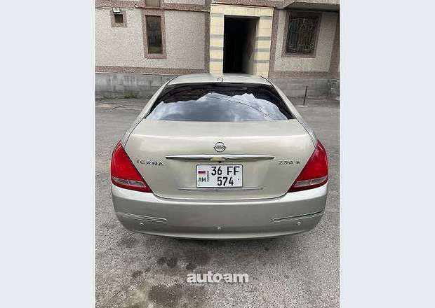 Nissan Teana