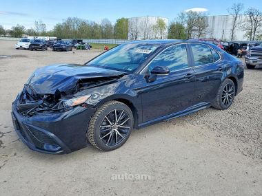 Toyota Camry  2022 