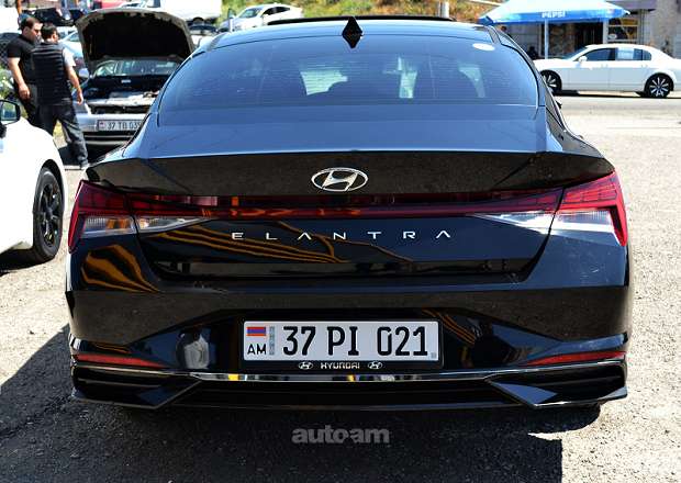 Hyundai Elantra 2021 — фото 14