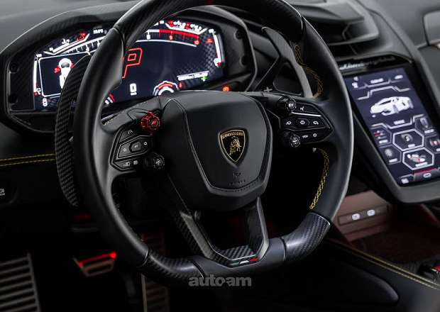 Lamborghini Revuelto