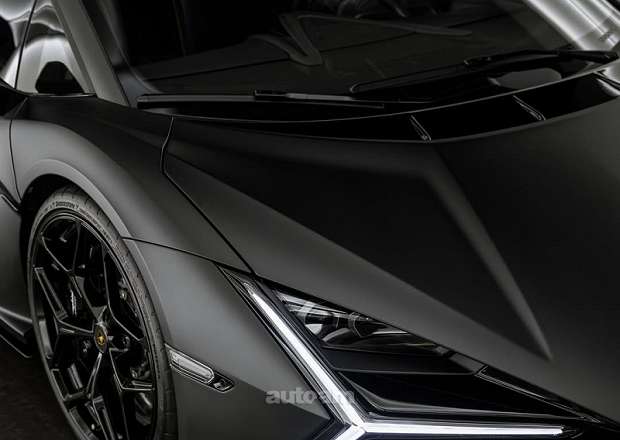 Lamborghini Revuelto