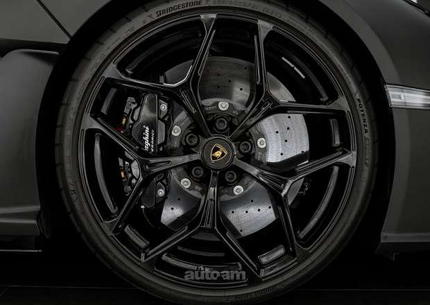 Lamborghini Revuelto