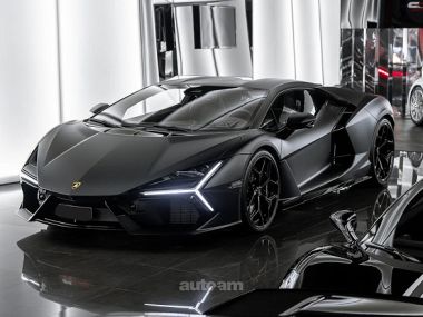 Lamborghini Revuelto  2025 