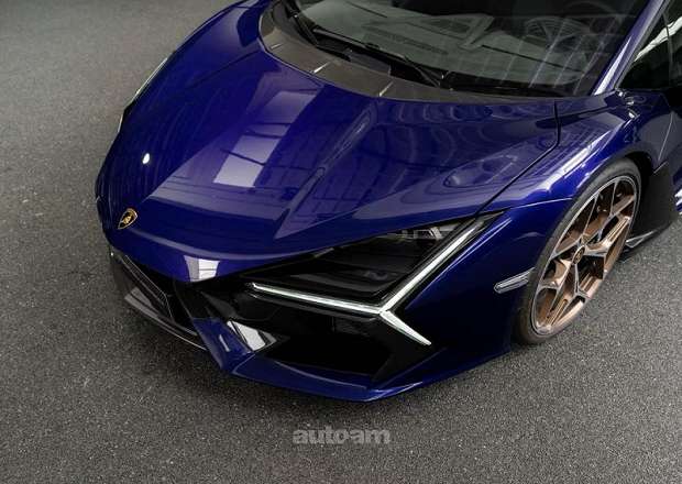 Lamborghini Revuelto