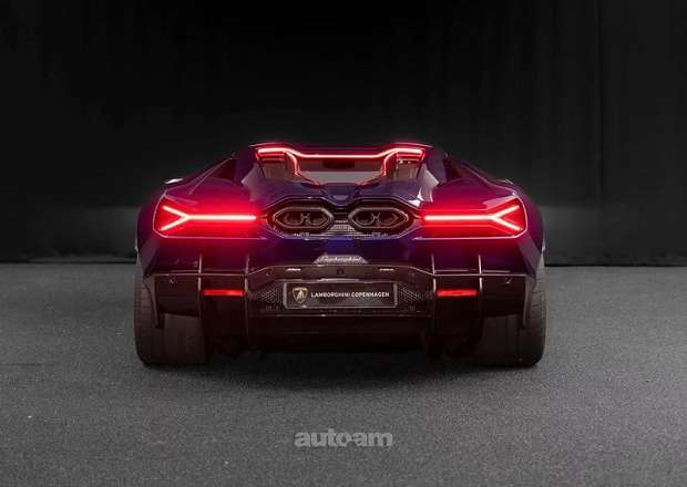 Lamborghini Revuelto