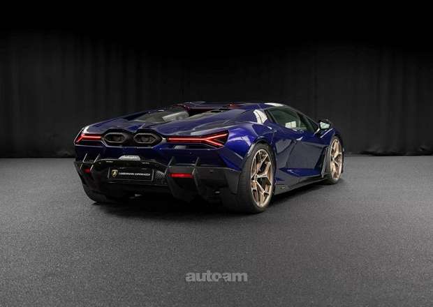 Lamborghini Revuelto