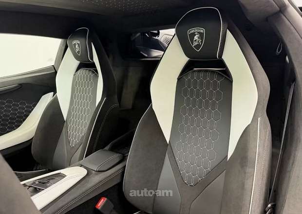 Lamborghini Revuelto