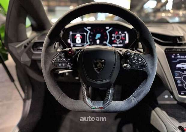 Lamborghini Revuelto