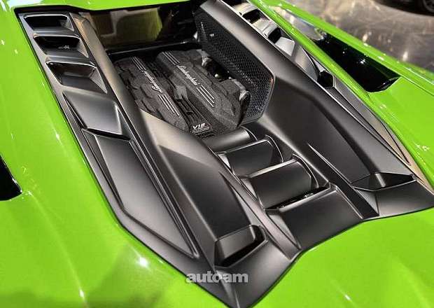 Lamborghini Revuelto