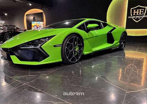 Lamborghini Revuelto
