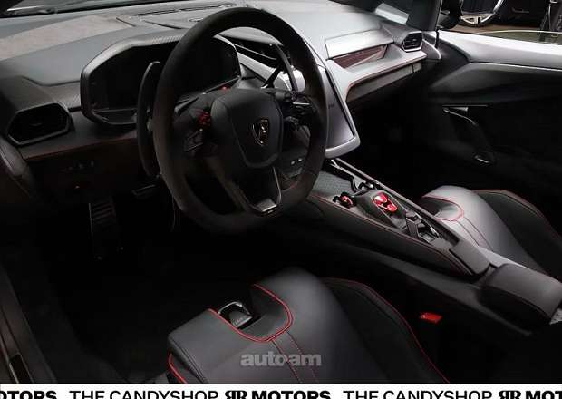 Lamborghini Revuelto