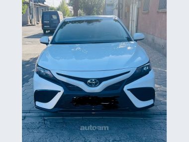 Toyota Camry  2020 
