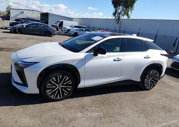 Lexus RZ 300