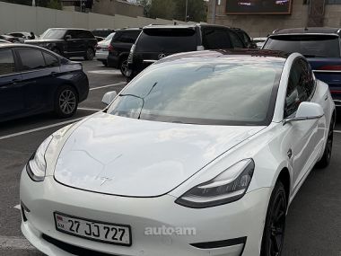Tesla Model 3  2018 