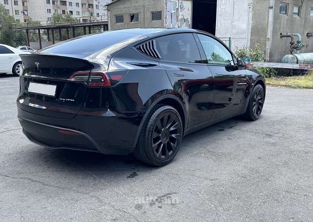 Tesla Model Y 2022 — լուսանկար 1