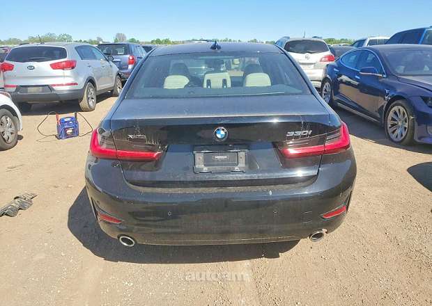 BMW 330