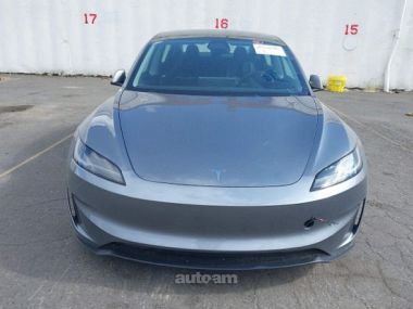 Tesla Model 3  2024 