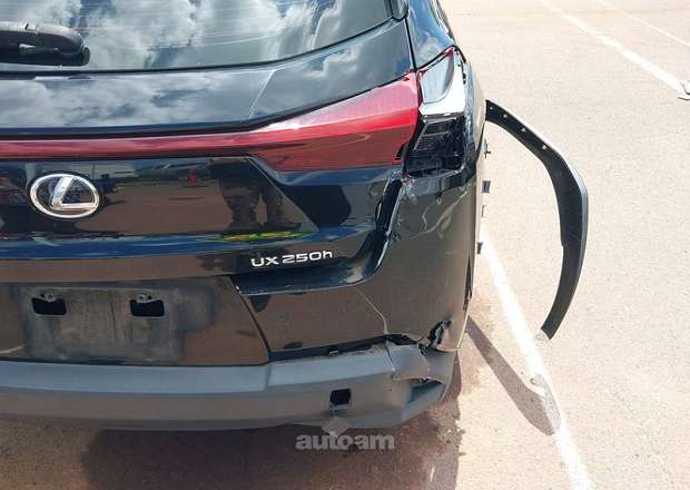 Lexus UX 200