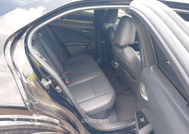 Lexus UX 200