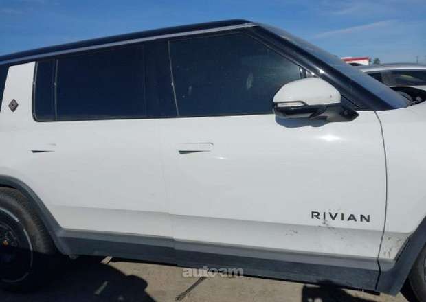 Rivian R1S