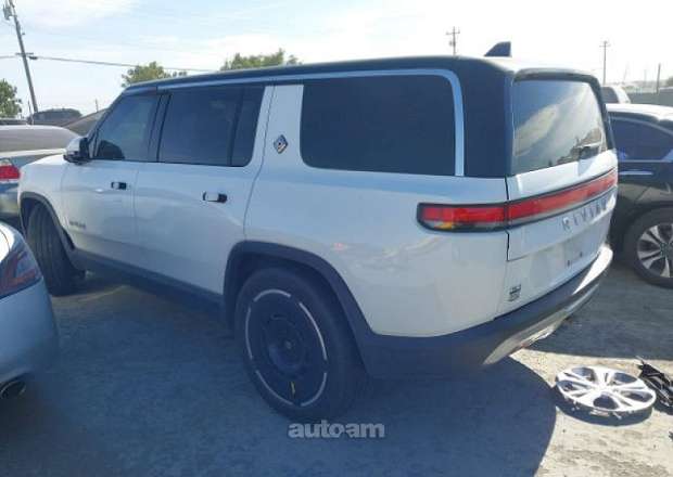 Rivian R1S