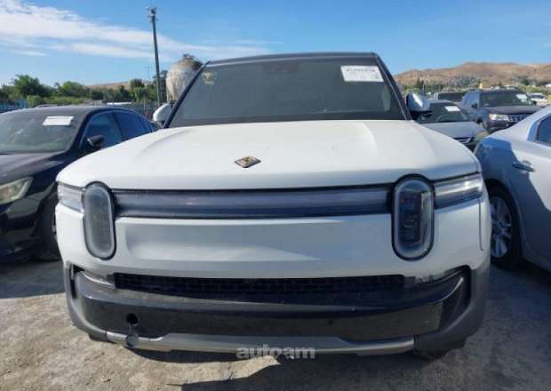 Rivian R1S