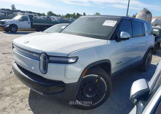 Rivian R1S