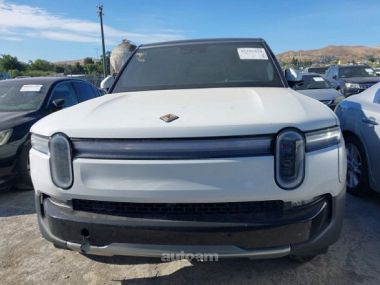 Rivian R1S  2025 