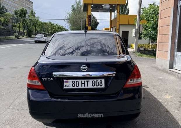 Nissan Tiida