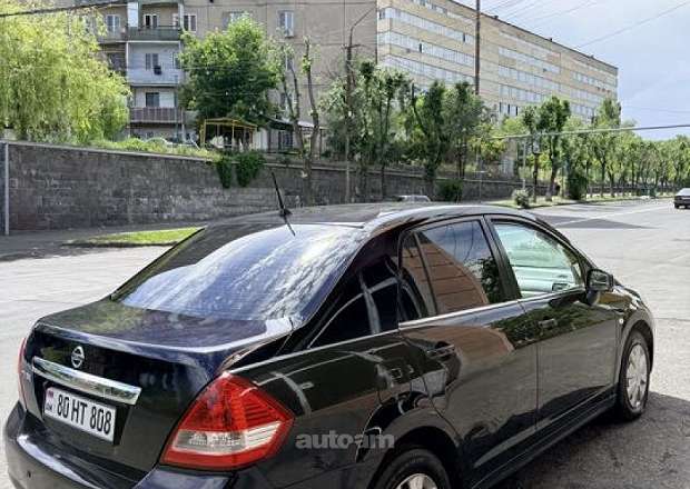 Nissan Tiida