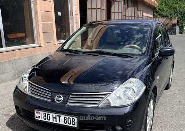 Nissan Tiida