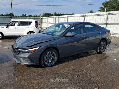 Hyundai Elantra  2024 