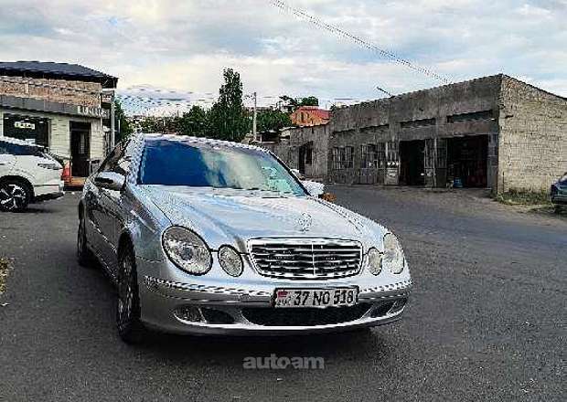 Mercedes-Benz E 320