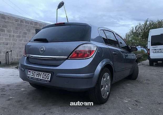 Opel Astra 2005 — photo 1