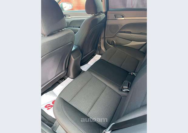 Hyundai Elantra 2019 — լուսանկար 5