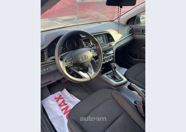 Hyundai Elantra 2019 — լուսանկար 4