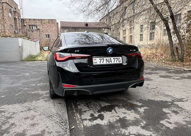 BMW i4
