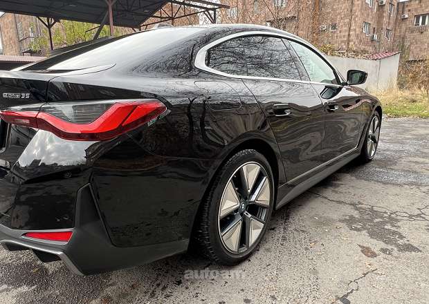 BMW i4
