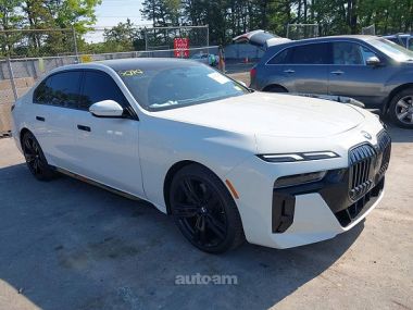 BMW 760  2023 