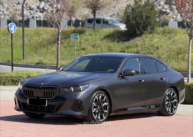 BMW i5