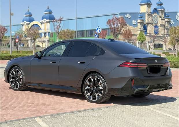 BMW i5