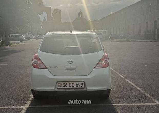 Nissan Tiida