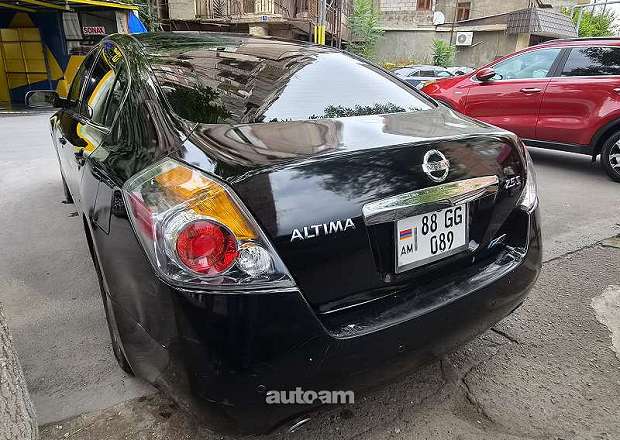 Nissan Altima